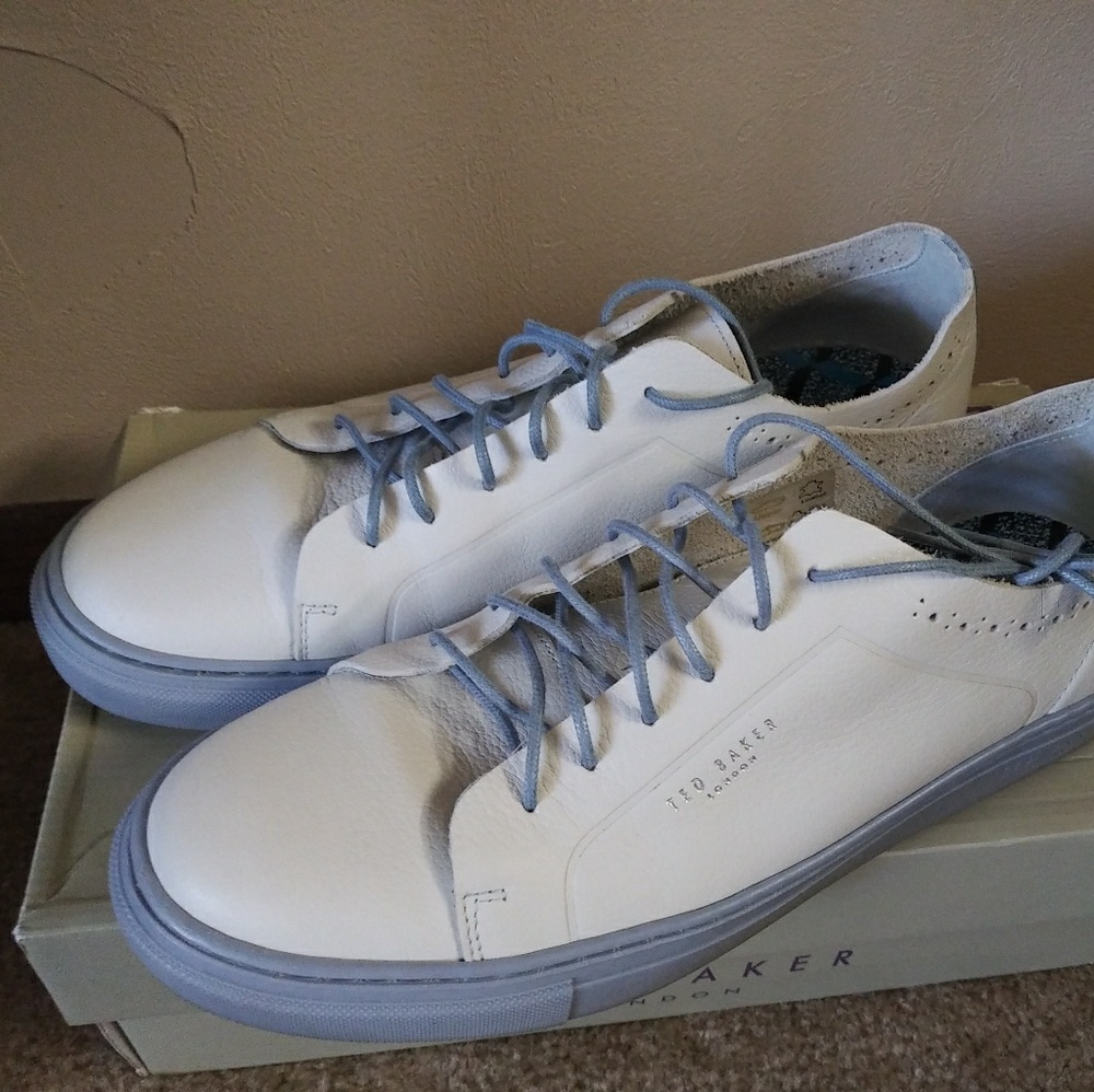 Ted baker fashion sneaker size 9.5/10 brand new